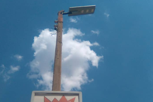 240pcs jd tudo em um projeto de luz solar na rua no Zimbábue 